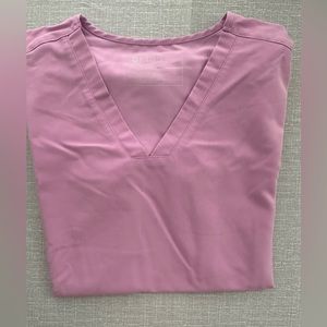 Figs Casma Scrub Top: Women’s Medium Light Pink
Smoke free home
3 pockets